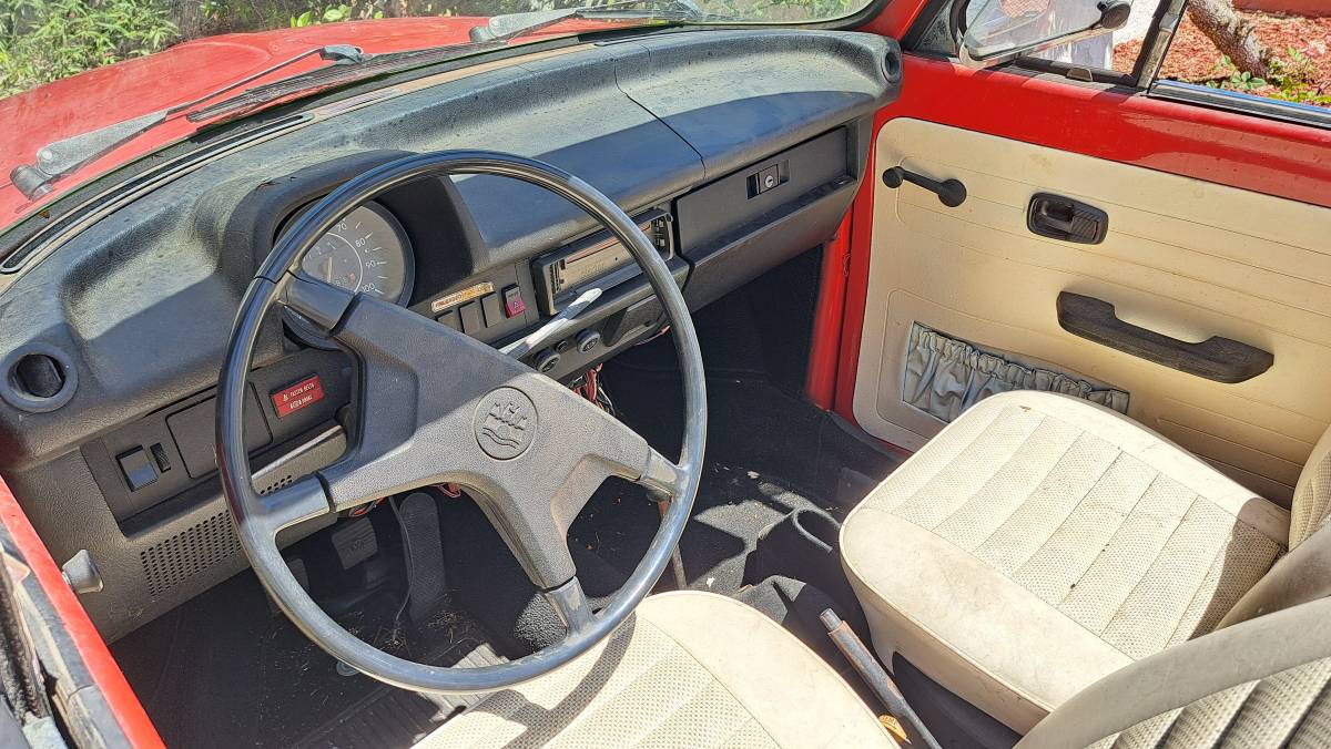 Convertible-beetle-1975-red-30