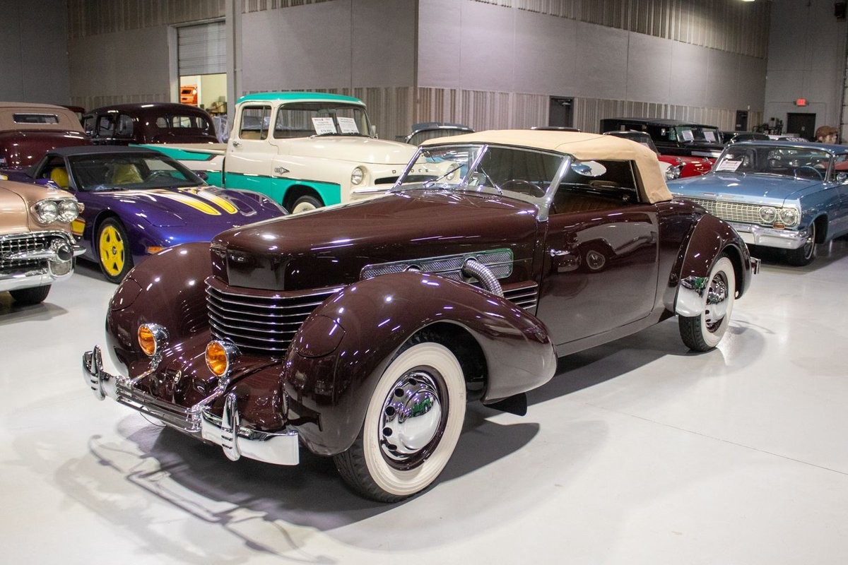 Cord-1937-Convertible-36