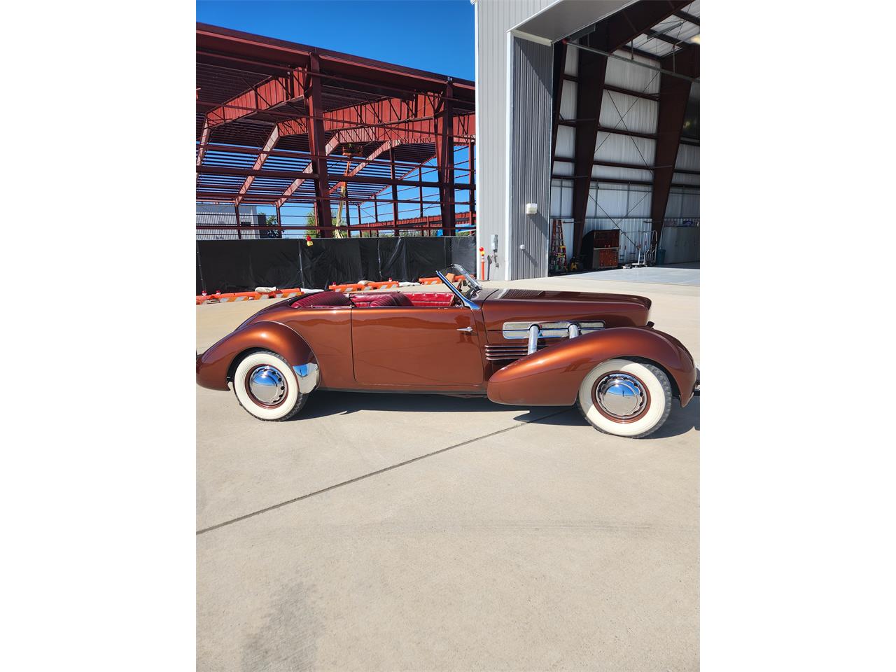 Cord-812-1937-Auburn-Orange-Red-3