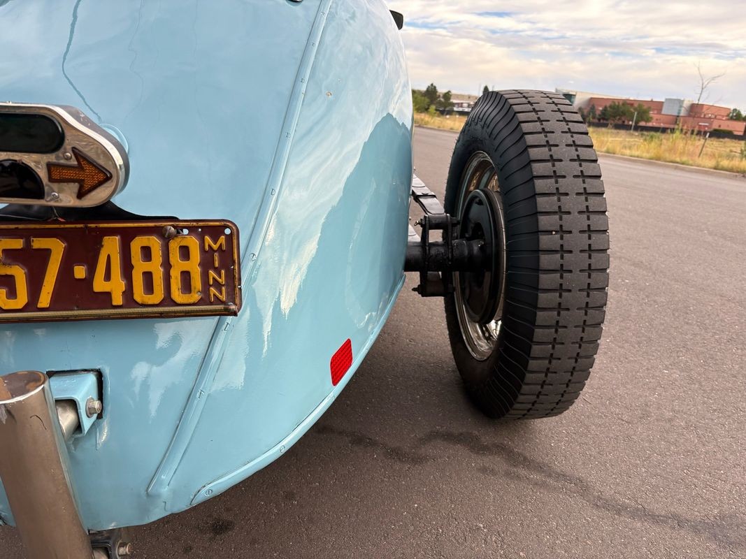 Cord-Speedster-Special-1932-23
