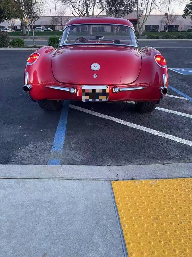 Corvette-1957-red-2