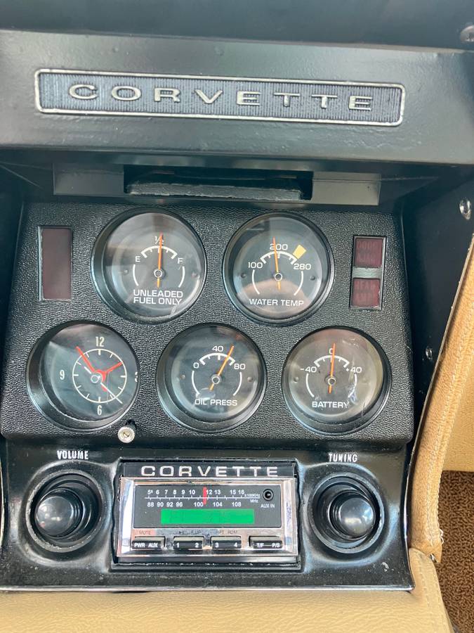 Corvette-1976-8