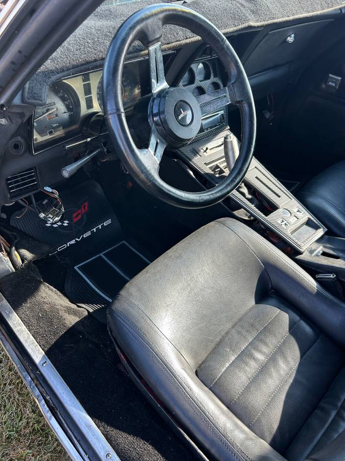 Corvette-1979-black-5