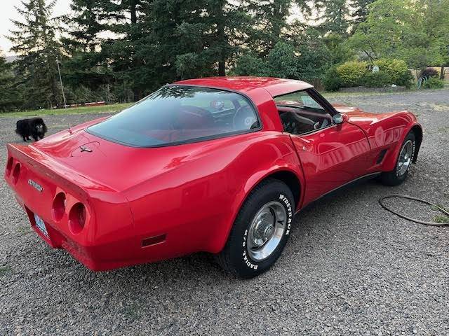 Corvette-1980-red-8