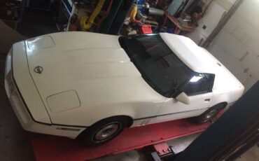 Corvette-1986-white-2