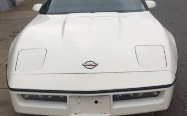 Corvette-1986-white-3
