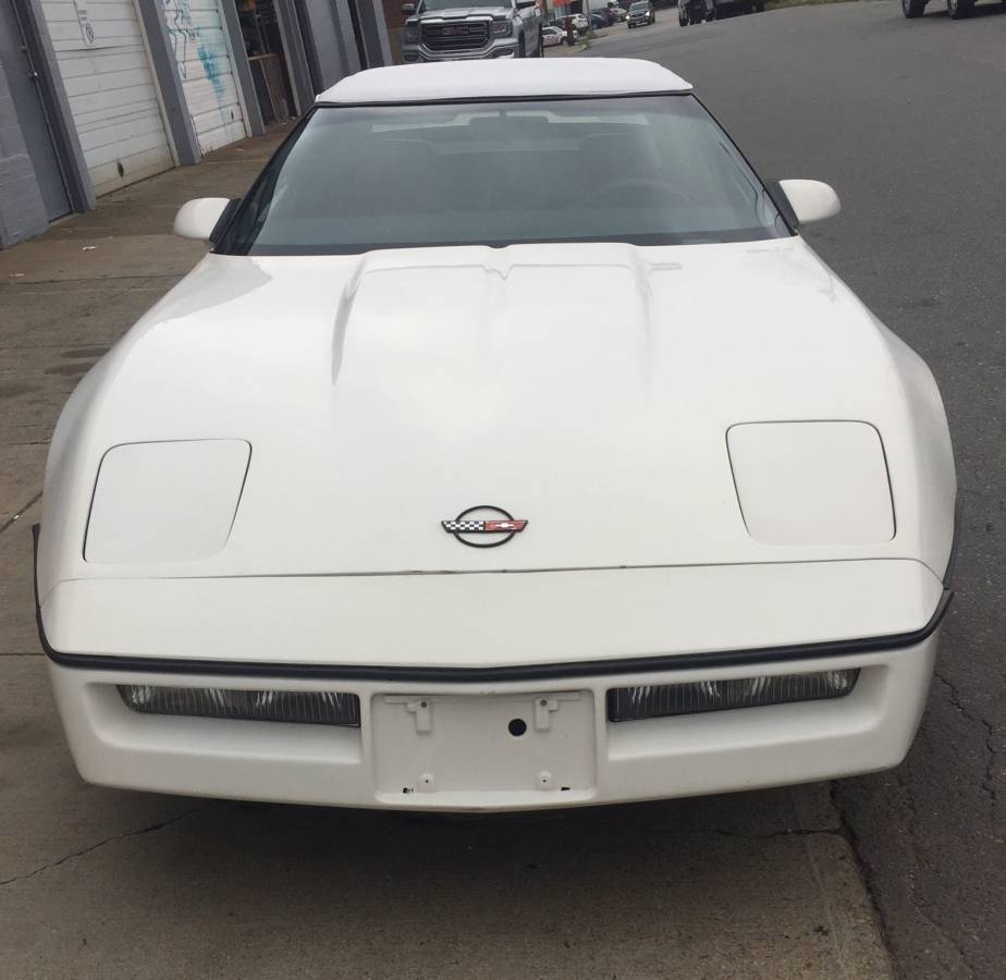 Corvette-1986-white-3