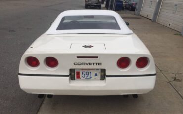 Corvette-1986-white-5