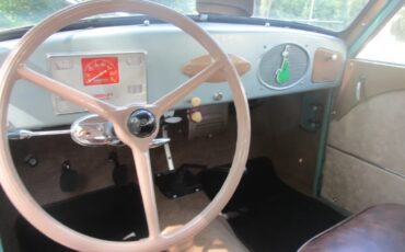 Crosley-Cd-1950-Sea-Green-Tan-3