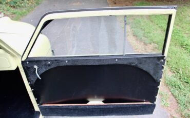 Crosley-station-wagon-1947-yellow-11