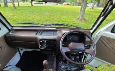Daihatsu-hijet-1990-white-8