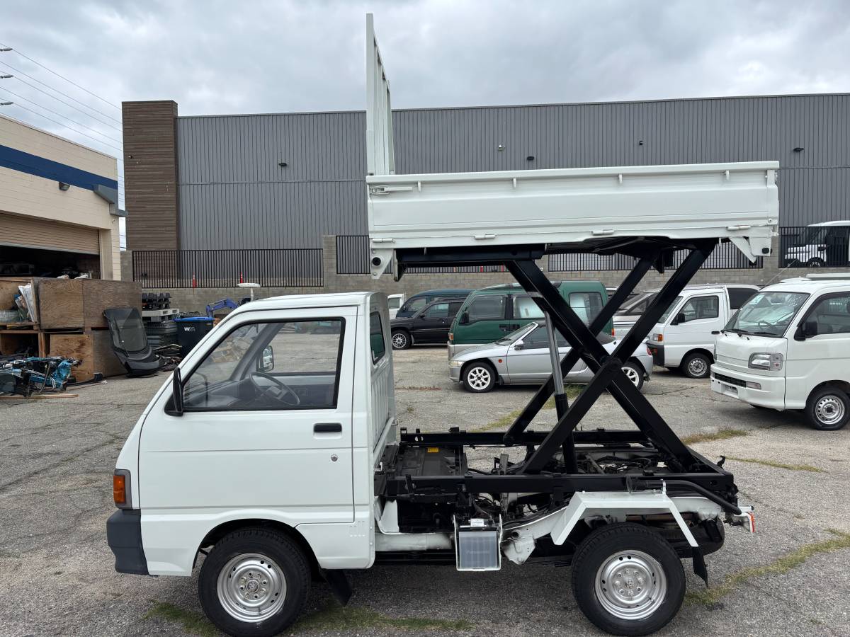 Daihatsu-hijet-1993-white-1