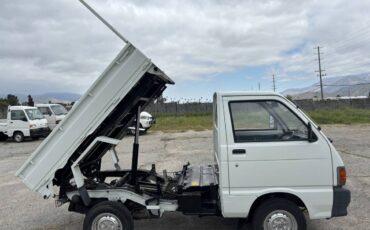 Daihatsu-hijet-1993-white-17