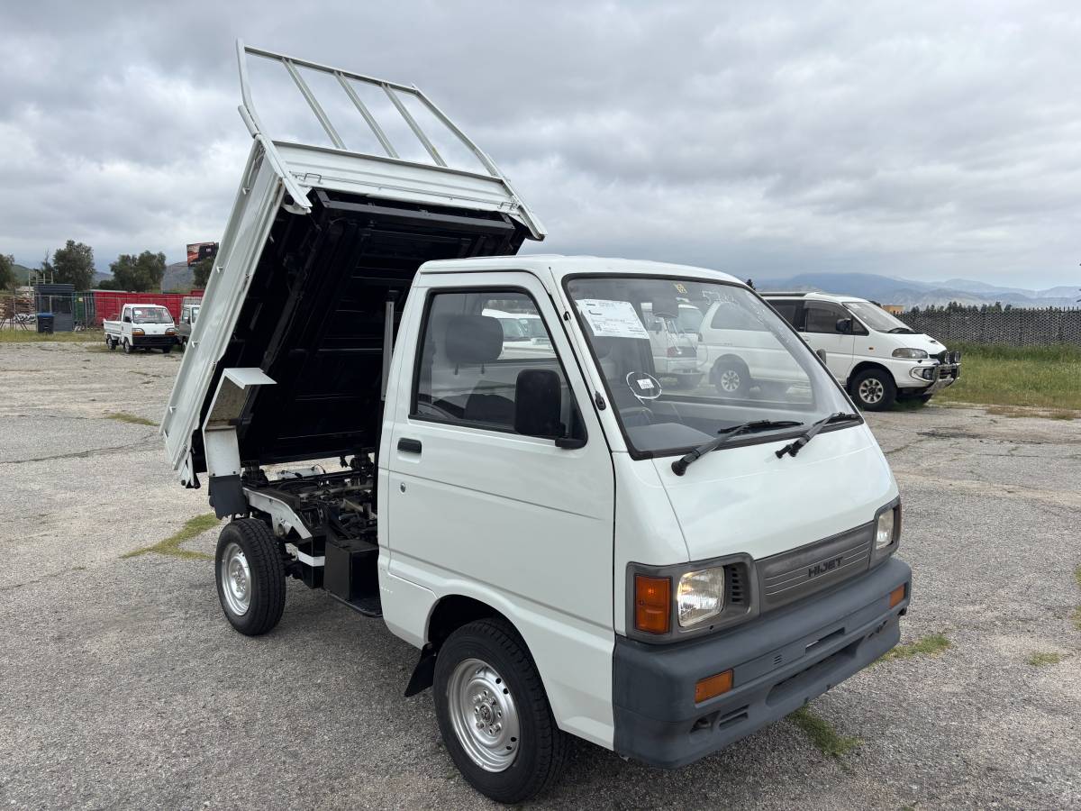 Daihatsu-hijet-1993-white-2