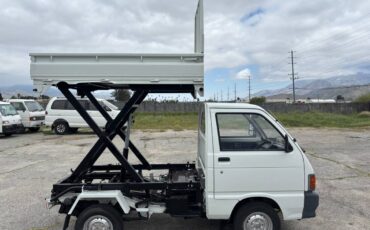 Daihatsu-hijet-1993-white-4