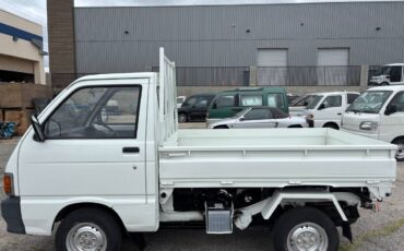 Daihatsu-hijet-1993-white-8