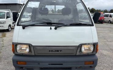 Daihatsu-hijet-1993-white-9