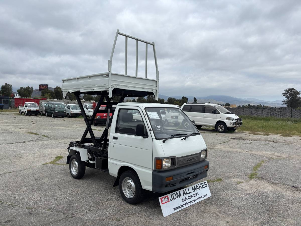 Daihatsu-hijet-1993-white