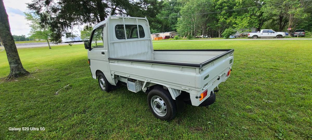 Daihatsu-hijet-1994-white-8