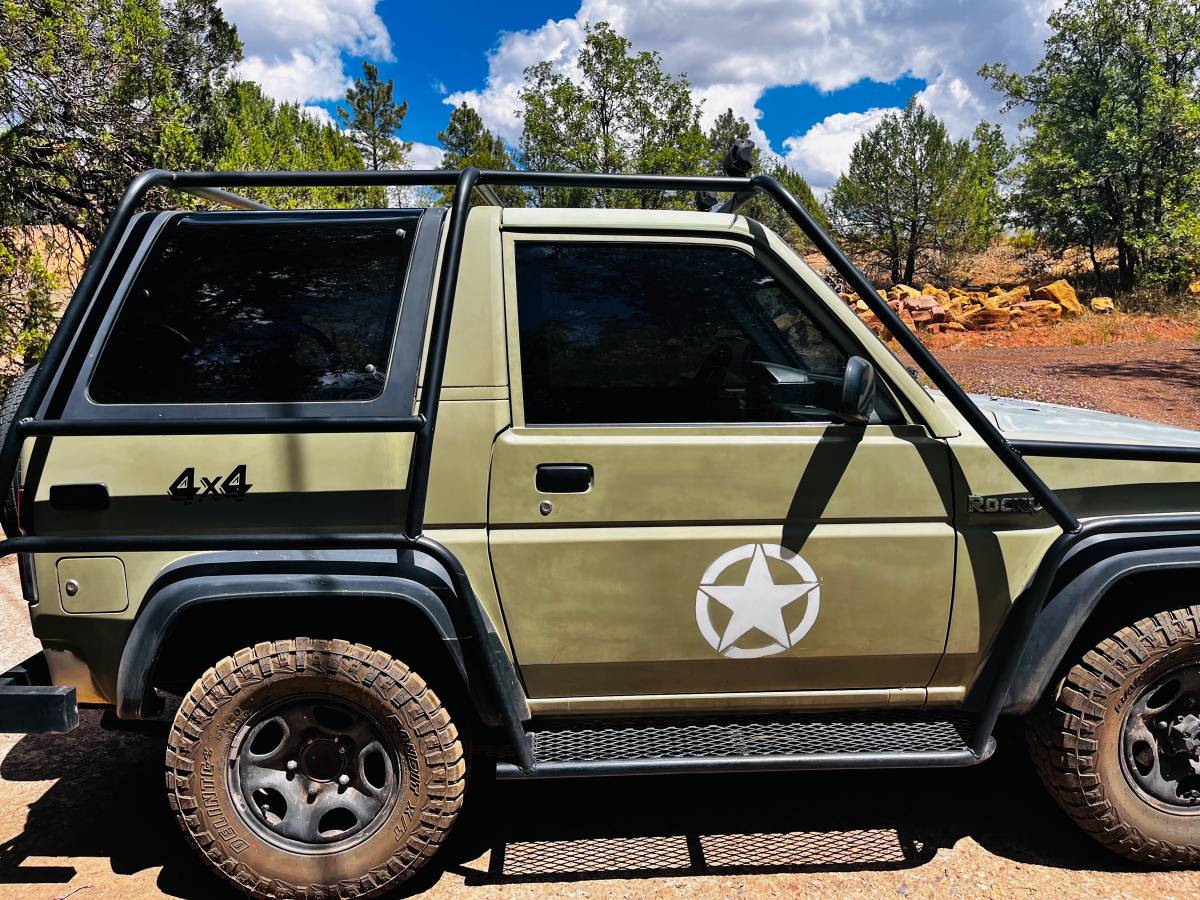 Daihatsu-rocky-1992-green-1