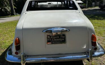 Daimler-ds-420-limo-1969-white-5