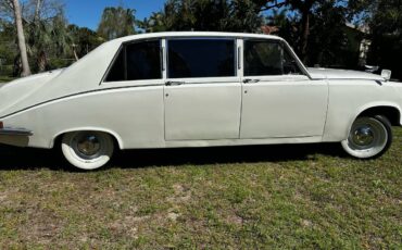 Daimler-ds-420-limo-1969-white-6