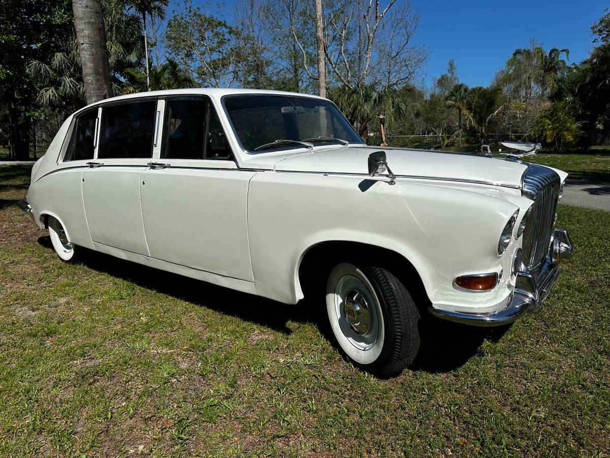 Daimler-ds-420-limo-1969-white-7