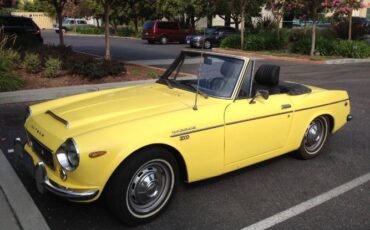 Datsun-1600-1969-Yellow-1