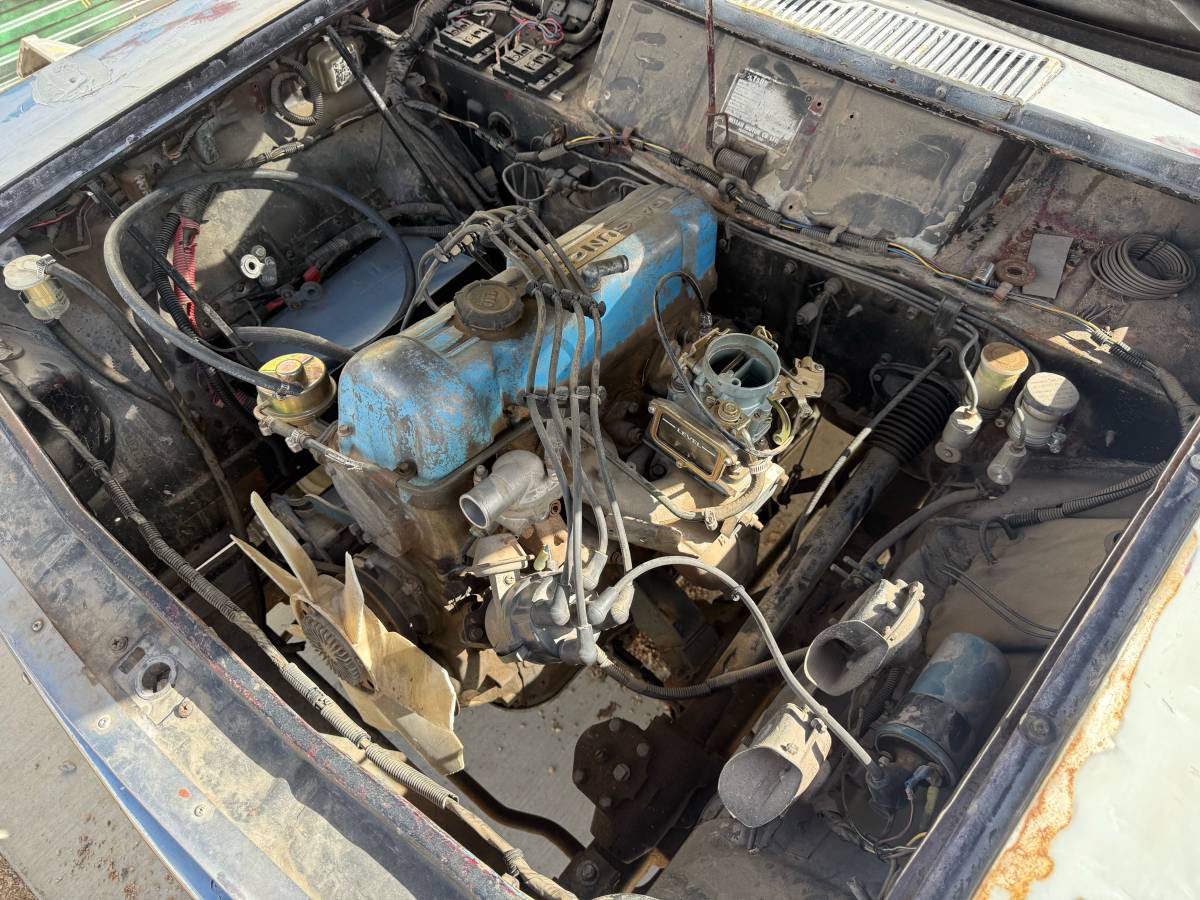 Datsun-1600-1970-black-4