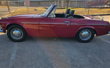 Datsun-1600-1970-red-1
