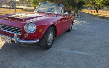 Datsun-1600-1970-red-5