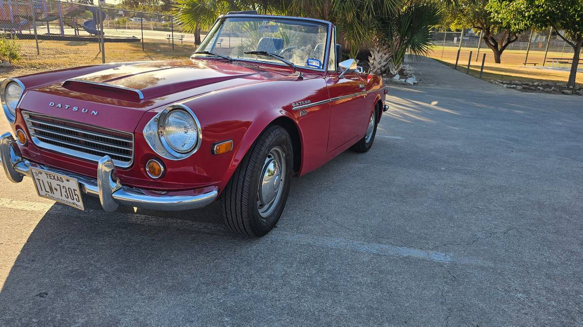 Datsun-1600-1970-red-5