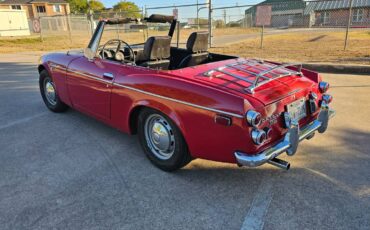 Datsun-1600-1970-red-6