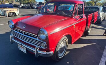 Datsun-1965-red-2