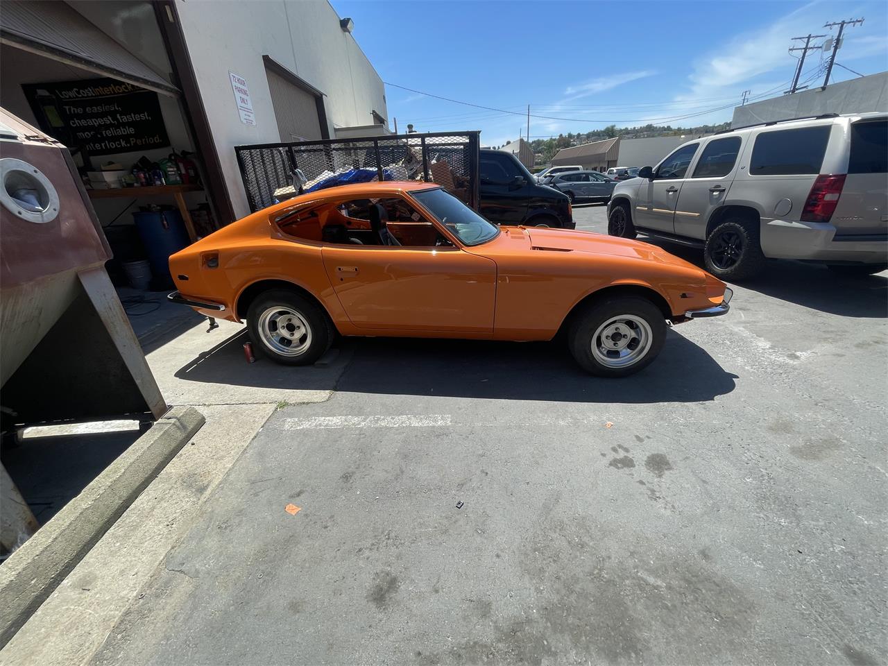 Datsun-240z-1970-Orange-Black-5