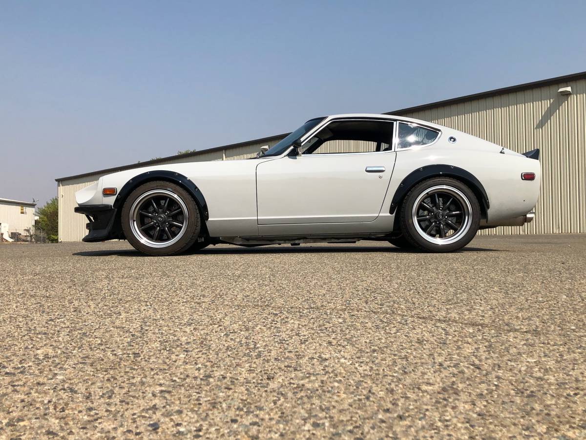 Datsun-260z-1974-grey-12