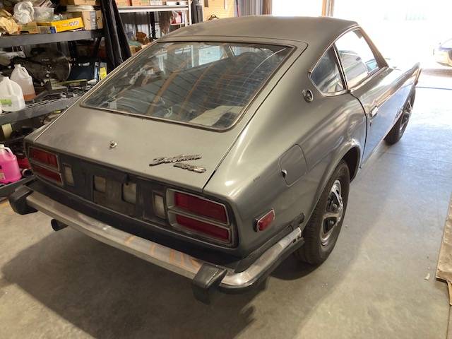 Datsun-260z-1974-silver-1