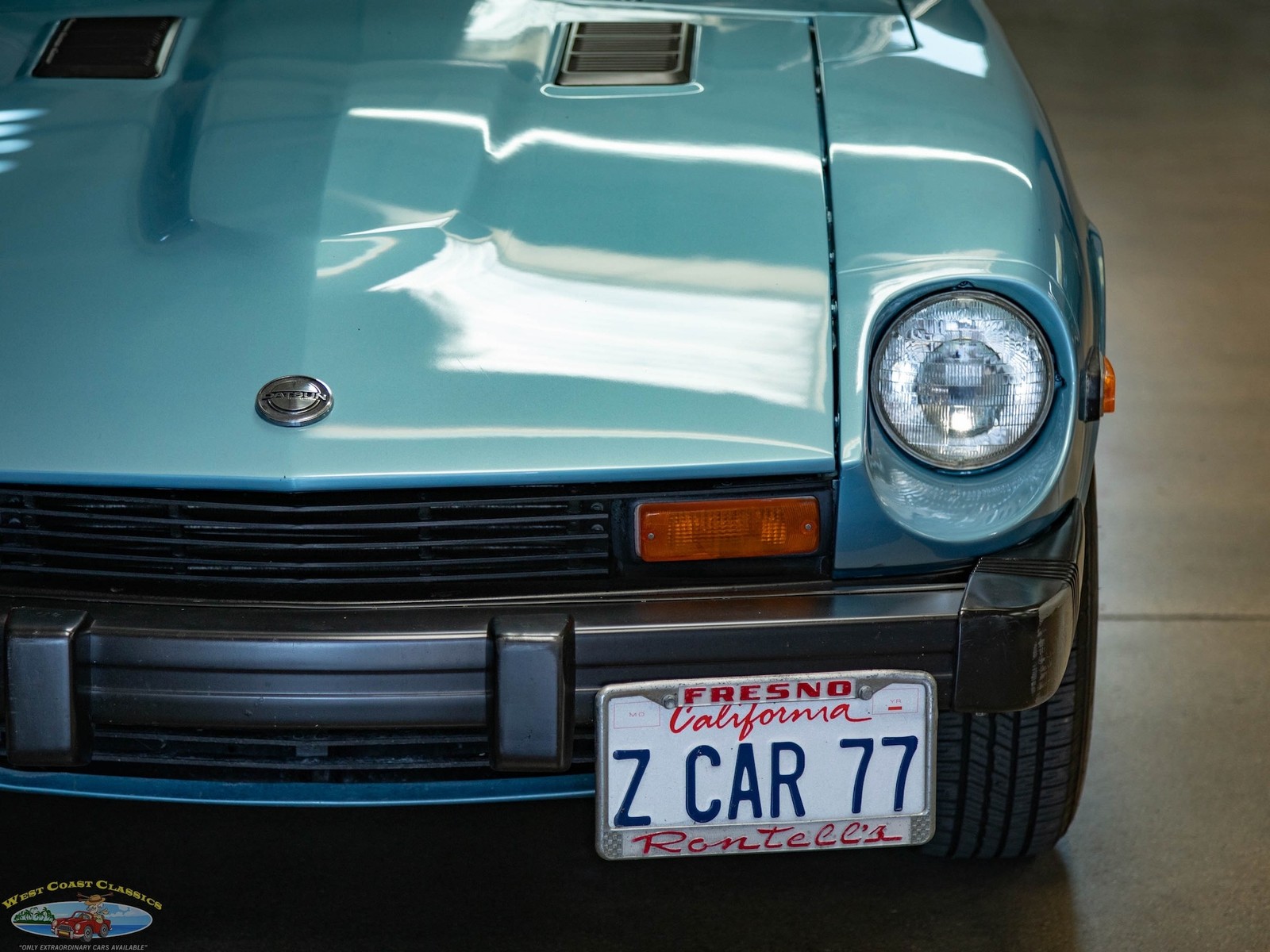 Datsun-280Z-5-spd-Coupe-1977-2-Door-Coupe-16