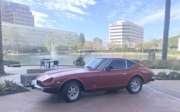 Datsun-280z-1976-Dark-Bronze-Black