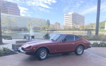 Datsun-280z-1976-Dark-Bronze-Black
