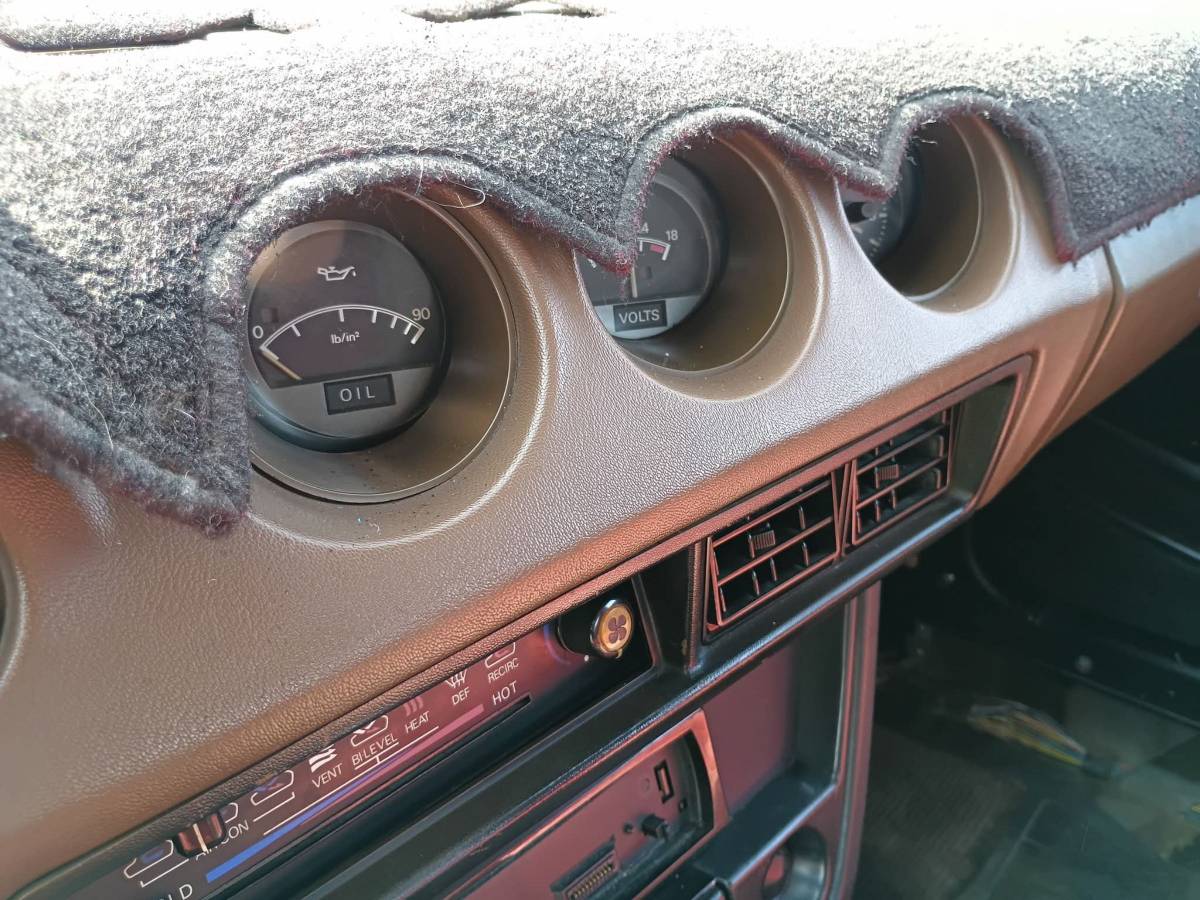 Datsun-280z-1981-black-40