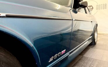 Datsun-280zx-1976-custom-3