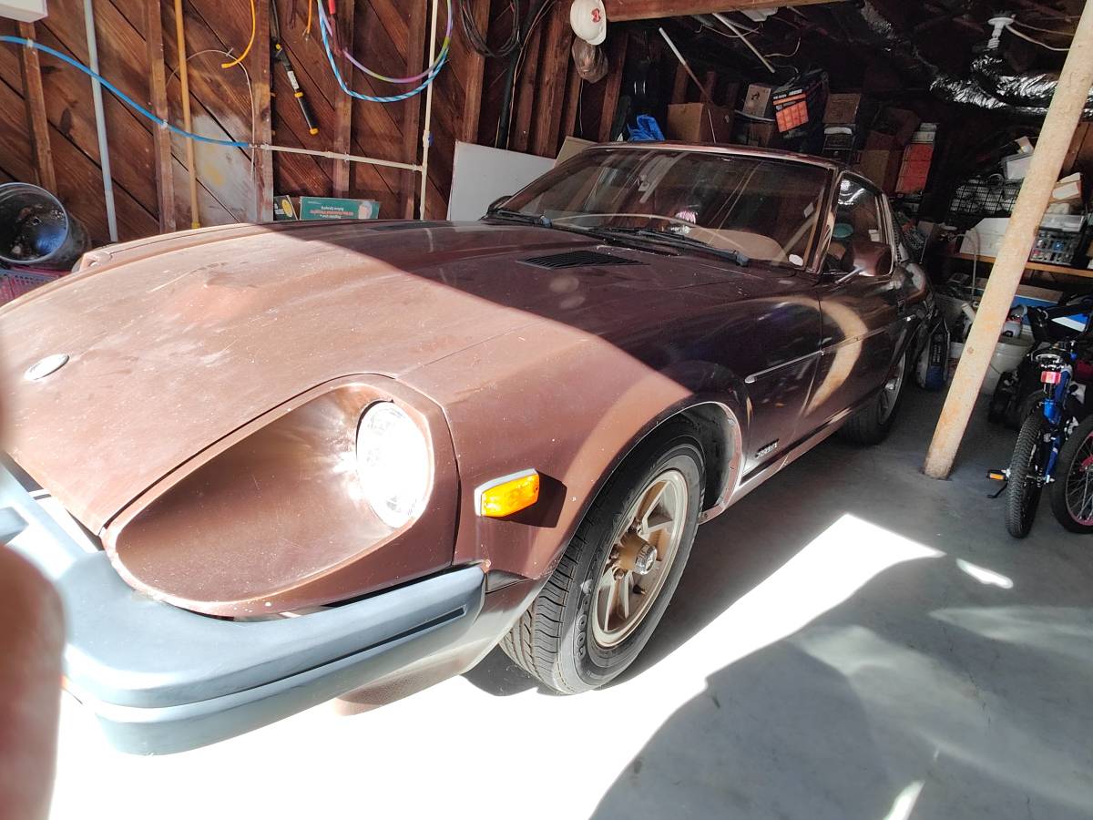 Datsun-280zx-1979-brown-1