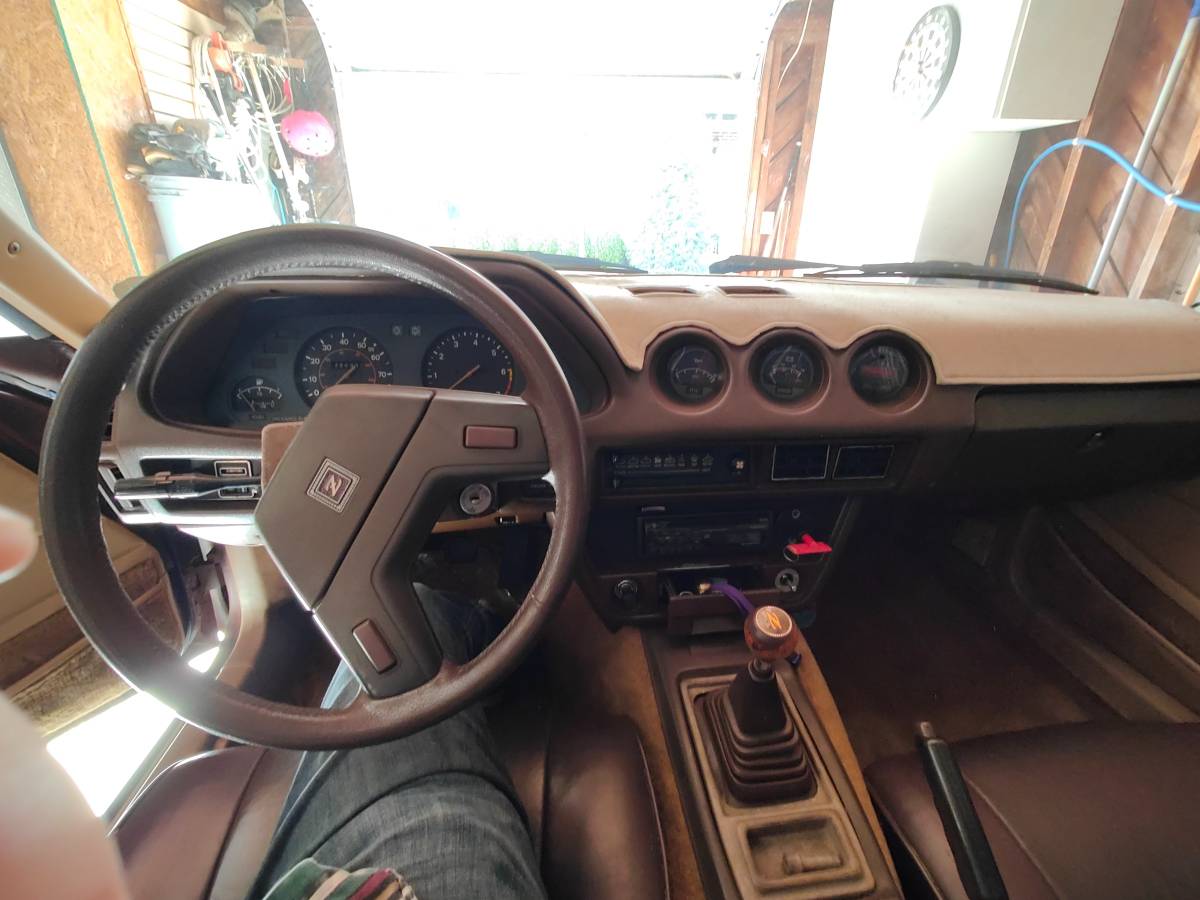 Datsun-280zx-1979-brown-4