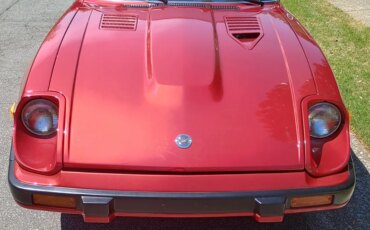 Datsun-280zx-1983-Candy-Apple-Red-Grey-Leather-2