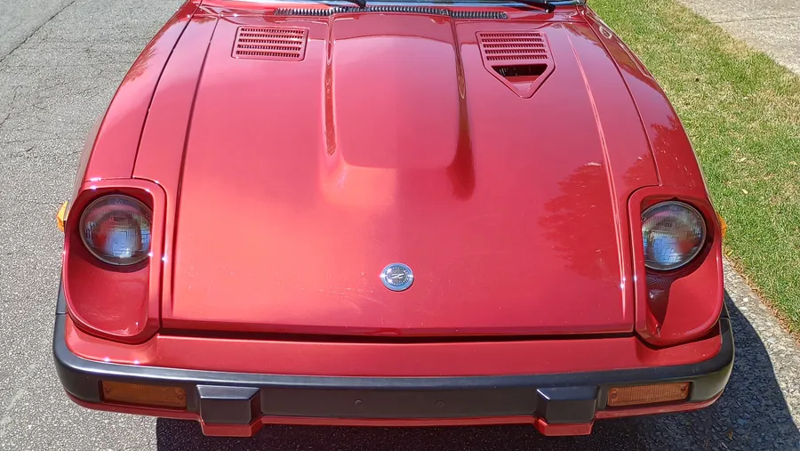 Datsun-280zx-1983-Candy-Apple-Red-Grey-Leather-2