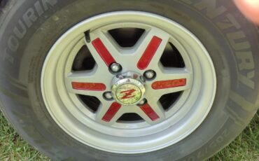 Datsun-280zx-1983-Candy-Apple-Red-Grey-Leather-5