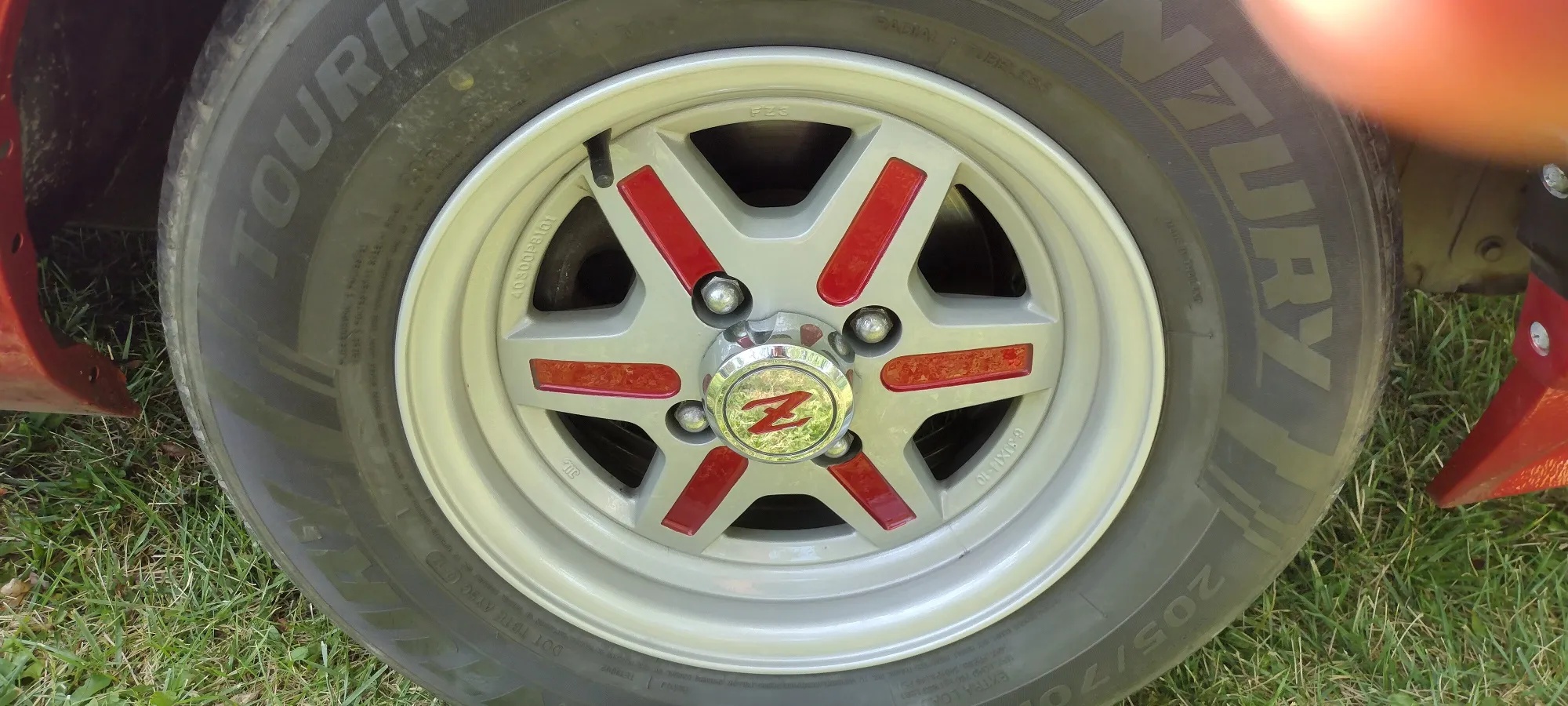 Datsun-280zx-1983-Candy-Apple-Red-Grey-Leather-5