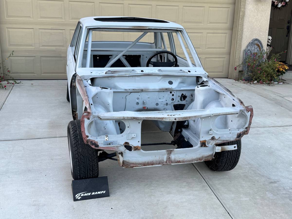 Datsun-510-1969-grey-1