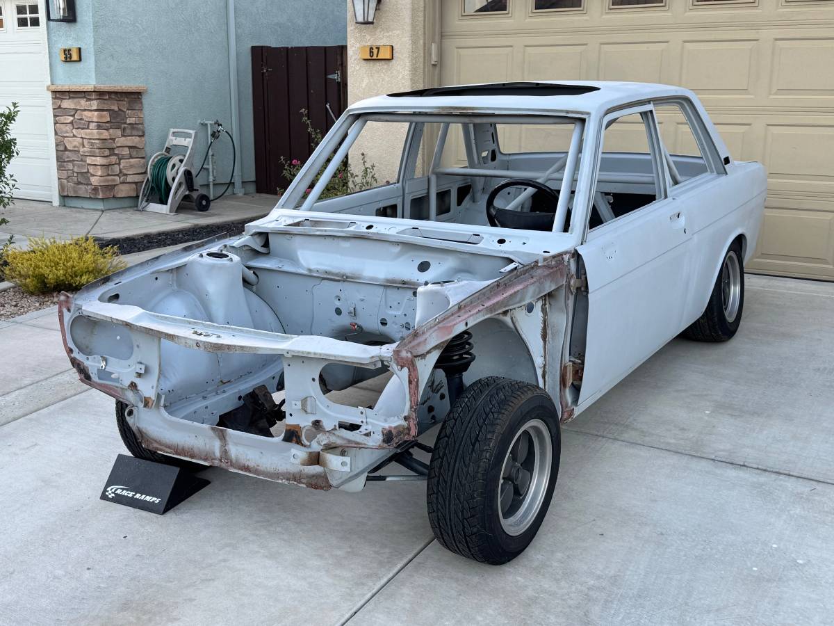 Datsun-510-1969-grey-2